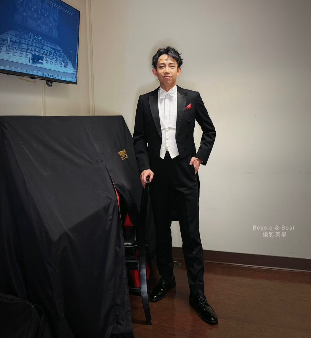 澳門樂團駐團指揮葉政德 Tony Yeh・台北國家音樂廳力晶2026藝文饗宴《蕭邦計畫》典雅黑色正裝與大師風采專注特寫