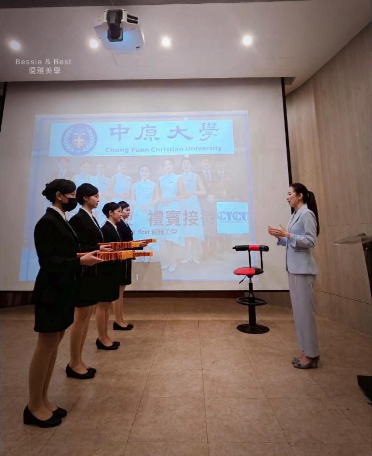 中原大學國際大使教學紀錄照片 1