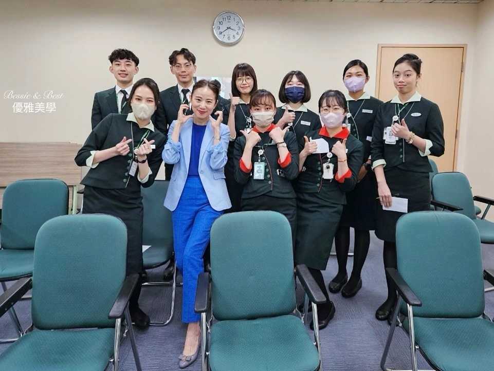 長榮航空貴賓室專業形象訓練照片 2